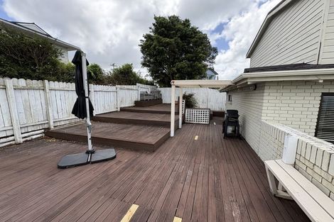 Photo of property in 2/851 Beach Road, Waiake, Auckland, 0630