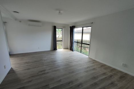 Photo of property in 2/14 Penion Drive, Flat Bush, Auckland, 2023