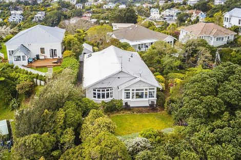 Photo of property in 7 Moana Road, Kelburn, Wellington, 6012