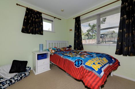 Photo of property in 79 La Rosa Street, Green Bay, Auckland, 0604