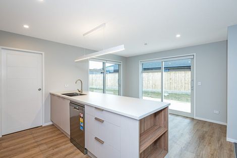 Photo of property in 13 Echo Street, 4702