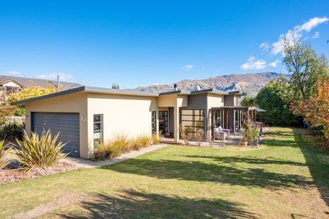 Photo of property in 57 Rob Roy Lane, Wanaka, 9305