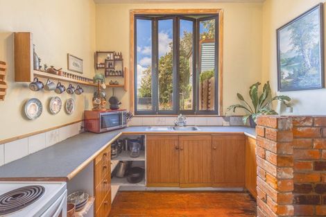 Photo of property in 13 Hawkhurst Road, Lyttelton, 8082