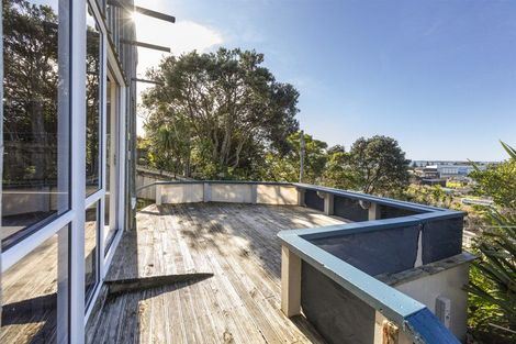 Photo of property in 32 Ngamotu Road, Moturoa, New Plymouth, 4310