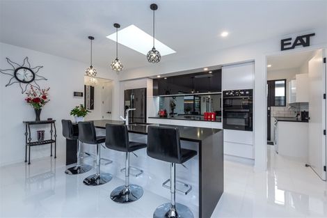 Photo of property in 5 Evelyn Crescent, Marshland, Christchurch, 8083