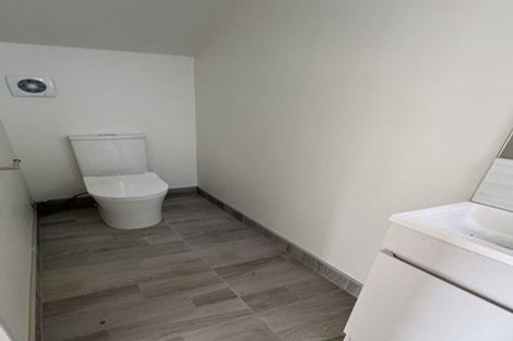 Photo of property in 15 Lowtherhurst Road, Massey, Auckland, 0614