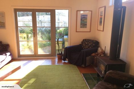 Photo of property in 19 Milne Terrace, Island Bay, Wellington, 6023