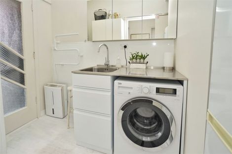 Photo of property in 6 Forest Lake Road, Forest Lake, Hamilton, 3200