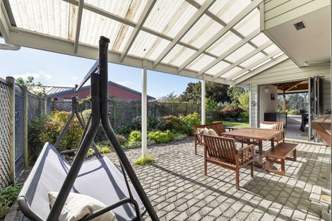 Photo of property in 64 Karina Road, Merrilands, New Plymouth, 4312