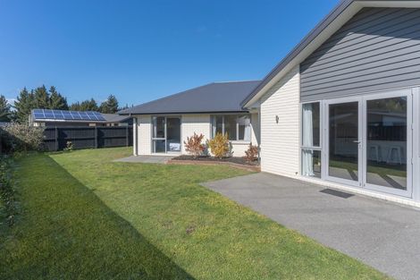 Photo of property in 37 Dunlops Crescent, Bottle Lake, Christchurch, 8083