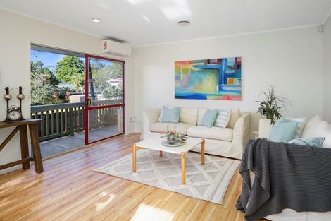 Photo of property in 2/87 Woodglen Road, Glen Eden, Auckland, 0602