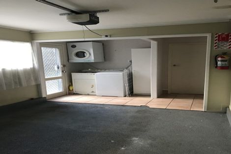 Photo of property in 97 Hobsonville Road, West Harbour, Auckland, 0618