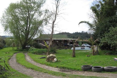 Photo of property in 55 Pottery Lane, Coromandel, 3506
