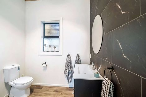 Photo of property in 16 Douglas Street, Balclutha, 9230