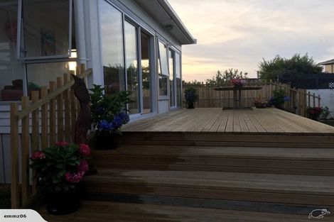 Photo of property in 63a Kiwi Esplanade, Mangere Bridge, Auckland, 2022