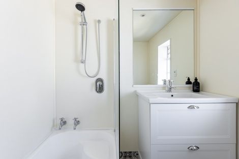 Photo of property in 20 Cameron Road, Bluff Hill, Napier, 4110