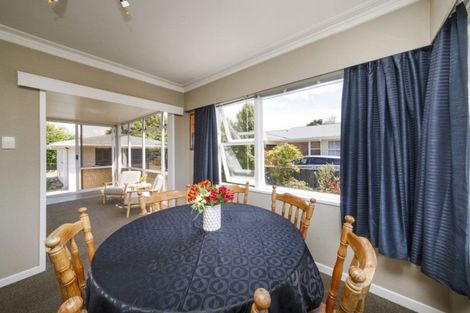 Photo of property in 6 Tabak Crescent, Takaro, Palmerston North, 4412