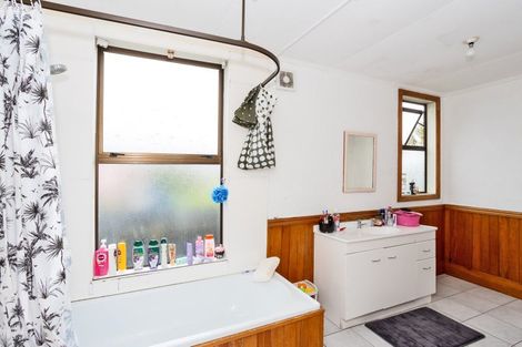Photo of property in 8 Centre Street, Strathern, Invercargill, 9812