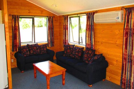 Photo of property in 2 Muriwai Drive, Manapouri, 9679