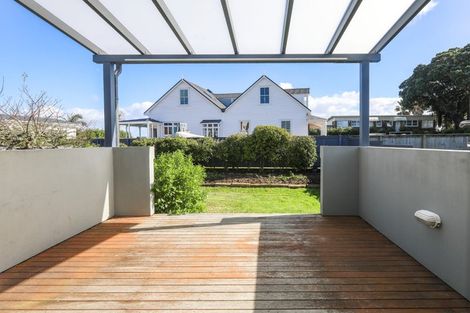 Photo of property in 190 Hurstmere Road, Takapuna, Auckland, 0622
