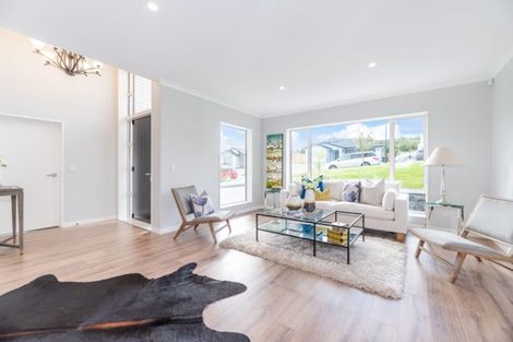 Photo of property in 17 Boocock Crescent, Orewa, 0931