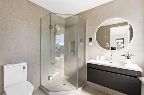 Photo of property in 136 Vintry Drive, Kumeu, 0810