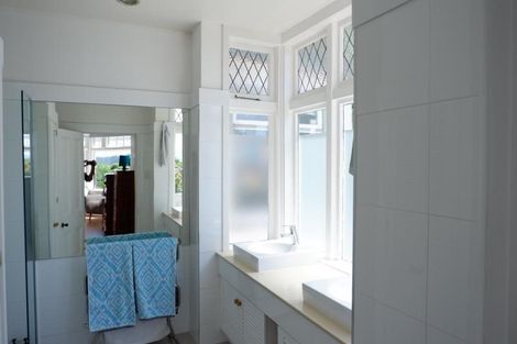 Photo of property in 35 Central Terrace, Kelburn, Wellington, 6012