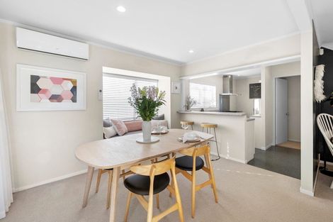 Photo of property in 2/260 Meola Road, Point Chevalier, Auckland, 1022