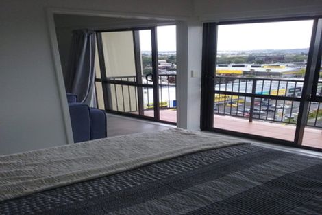 Photo of property in The Rennaissance, 13h/18 Ronwood Avenue, Manukau, Auckland, 2104