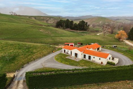 Photo of property in 140 Mackenzie Road, Kahuranaki, Havelock North, 4295