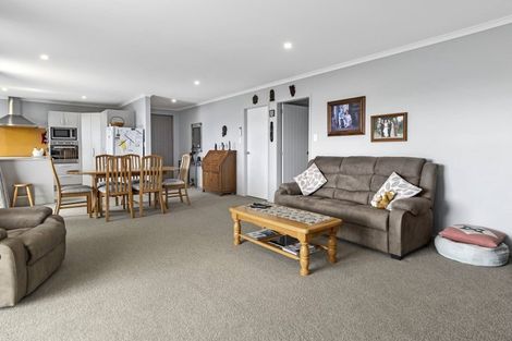 Photo of property in 16 Vista Close, Omokoroa, 3114