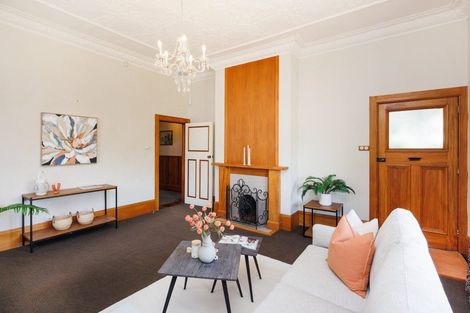 Photo of property in 110 Featherston Street, Takaro, Palmerston North, 4412