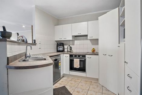 Photo of property in 8 Saint Leger Crescent, Huntington Park, Auckland, 2013