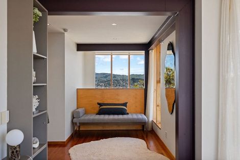 Photo of property in 6 Stormanstown Way, Seatoun, Wellington, 6022