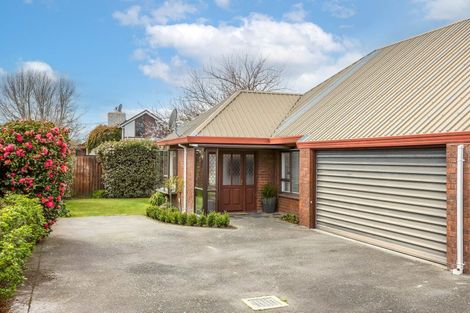 Photo of property in 2/50 Ambleside Drive, Burnside, Christchurch, 8053