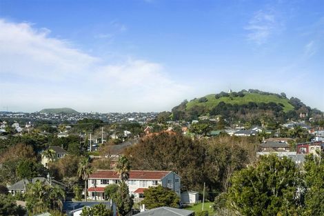 Photo of property in 2/14 Williamson Avenue, Belmont, Auckland, 0622