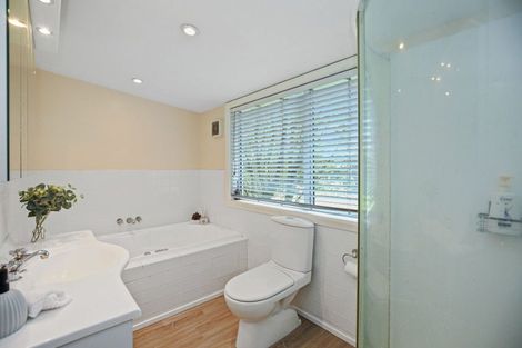 Photo of property in 87 Memorial Avenue, Ilam, Christchurch, 8053