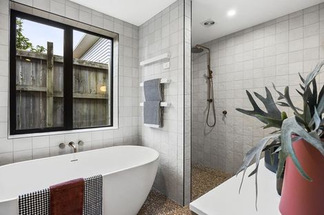 Photo of property in 88 Wairau Road, Oakura, 4314