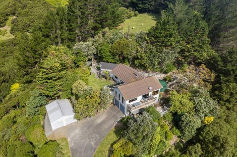 Photo of property in 104 Airlie Road, Plimmerton, Porirua, 5026