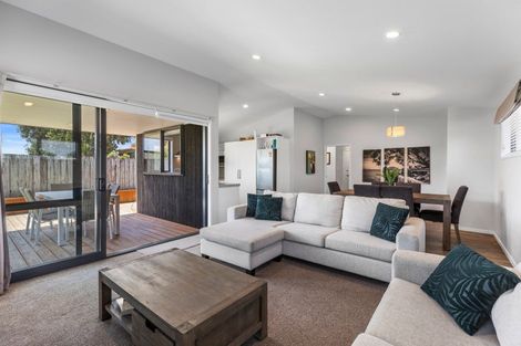 Photo of property in 15 Coprosma Close, Papamoa Beach, Papamoa, 3118