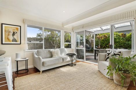 Photo of property in 61 Palmerston Road, Birkenhead, Auckland, 0626