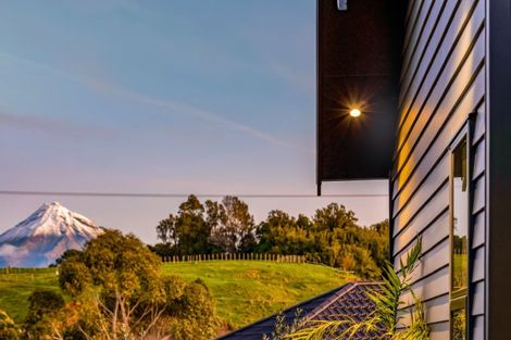 Photo of property in 54 Fernbrook Drive, Hurworth, New Plymouth, 4310