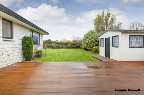 Photo of property in 20 Aspen Way, Kelvin Grove, Palmerston North, 4414