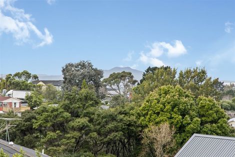 Photo of property in 7 Glen Vista Place, Bayview, Auckland, 0629