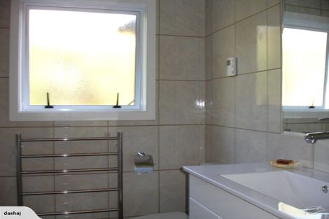 Photo of property in 1/17 Beulah Avenue, Rothesay Bay, Auckland, 0630