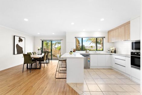 Photo of property in 29 Caversham Drive, Torbay, Auckland, 0630