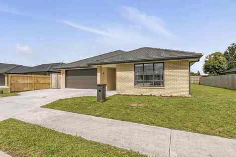 Photo of property in 13 Dumas Place, Rosehill, Papakura, 2113