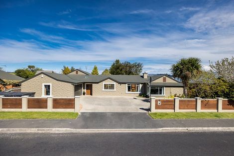 Photo of property in 6 Fenty Place, Mosgiel, 9024
