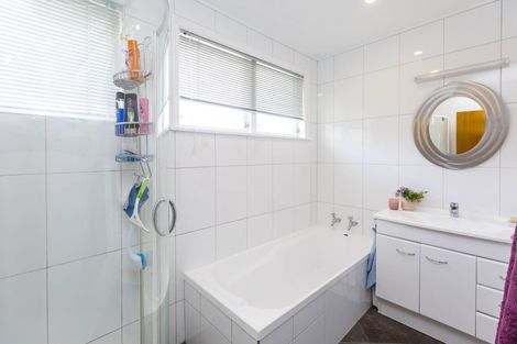 Photo of property in 27 Sunnyview Drive, Brown Owl, Upper Hutt, 5018