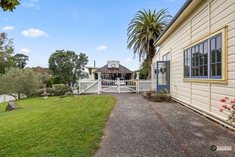 Photo of property in 32 Woodland Road, Johnsonville, Wellington, 6037